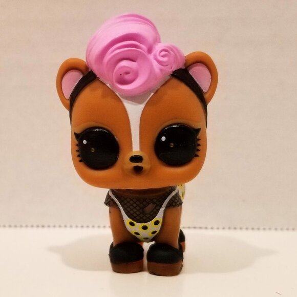 L.O.L. Surprise! Pets "Grunge Skunk" & Accessories, VGUC - Picture 1 of 13